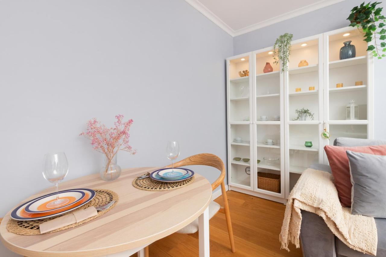 Cozy Pastel Two Bedroom Apartment In Central Gdynia By Noclegi Renters Extérieur photo