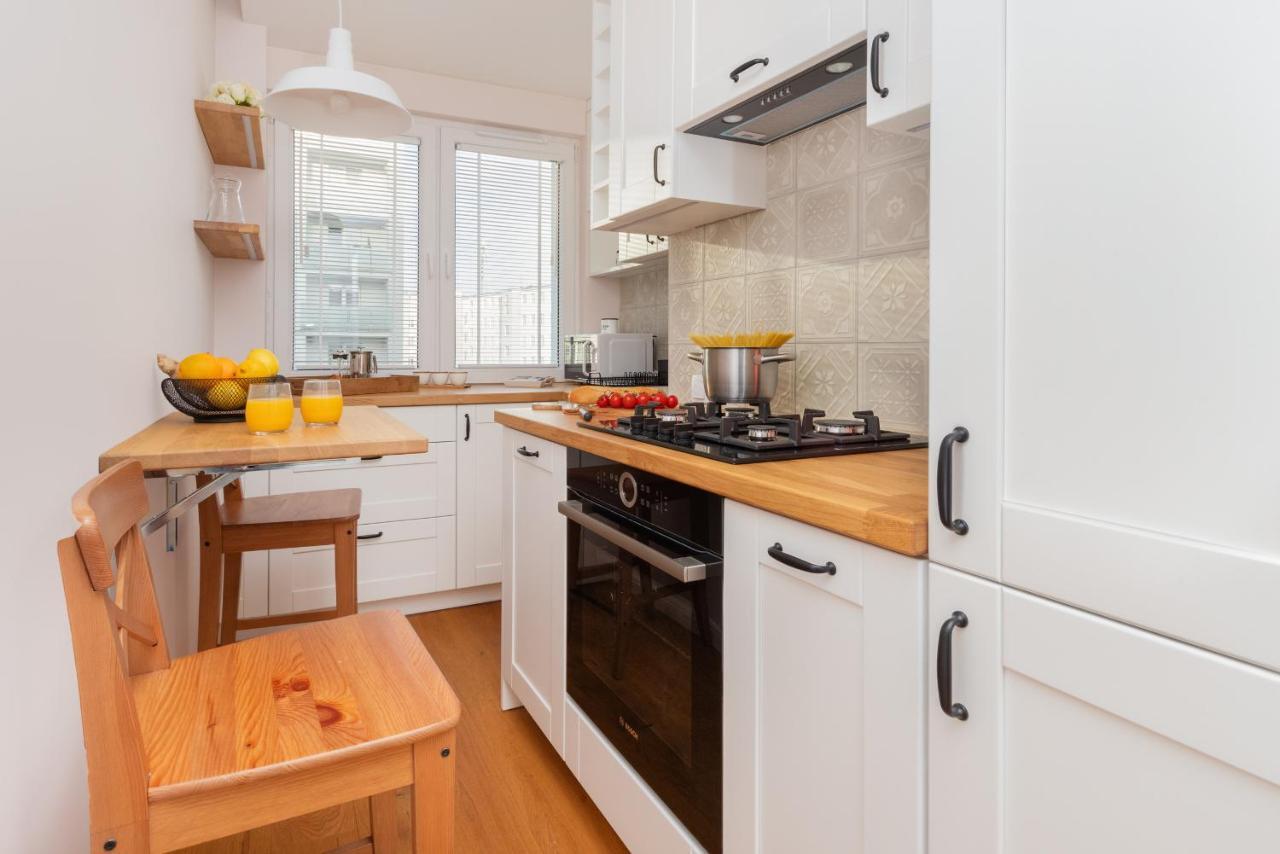 Cozy Pastel Two Bedroom Apartment In Central Gdynia By Noclegi Renters Extérieur photo